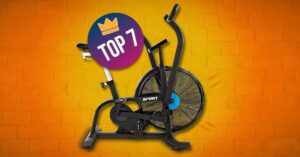 Een zwart met blauwe Airbike tegen een oranje achtergrond