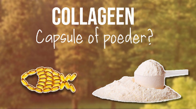 Links supplement capsules en rechts een schep supplement poeder