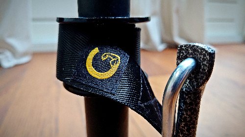 Close up van de nylon riem op de Gouden Grip wrist roller