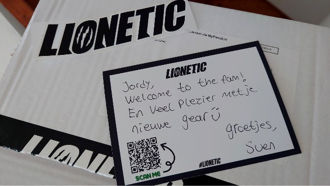 Handgeschreven kaartje van oprichter Sven bij mijn Lionetic bestelling