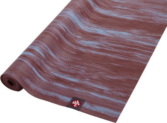 De erg lichte eko superlite yogamat van Manduka