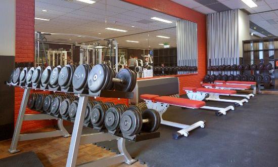 Krachttraining gedeelte van sportschool Ranksport in Berkel-Enschot