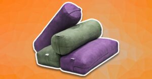 Verzameling van vier yoga bolsters